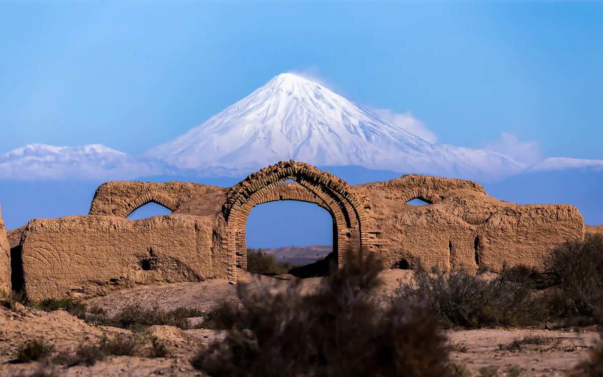 Dayir-e Gachin caravanserai